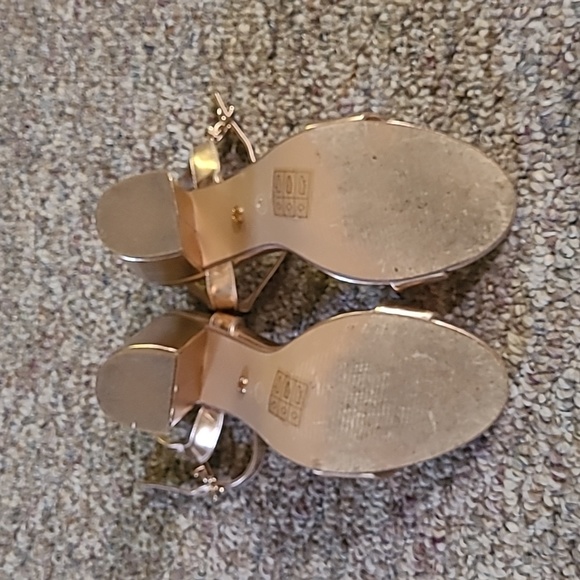 Gold block heels - Picture 6 of 6